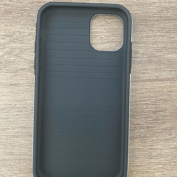 ❗️SOLD❗️iPhone 11 Burga Protective phone case - Picture 3 of 5